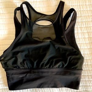 Black Lululemon sports bra